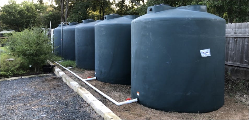 Multiple tanks connected in parallel ensure consistent water supply and balanced system performance. Multiple tanks connected in parallel ensure consistent water supply and balanced system performance.